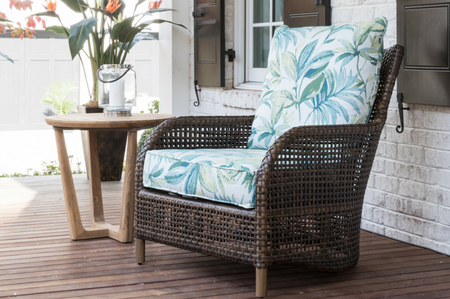 Lloyd Flanders features quality woven furniture--some of the best, classic outdoor furniture you’ll find! What we can expect to see: Luxurious outdoor furnishings with the luxe shapes of formal interior living room furniture