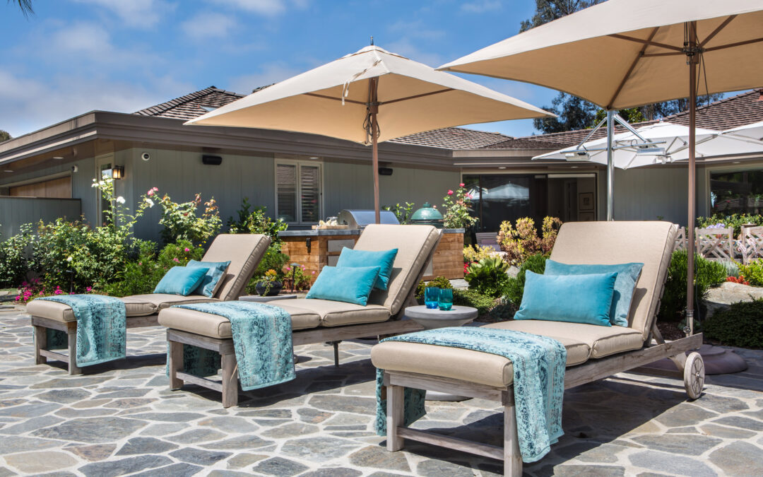 10 Essentials for the Perfect Outdoor Lounge