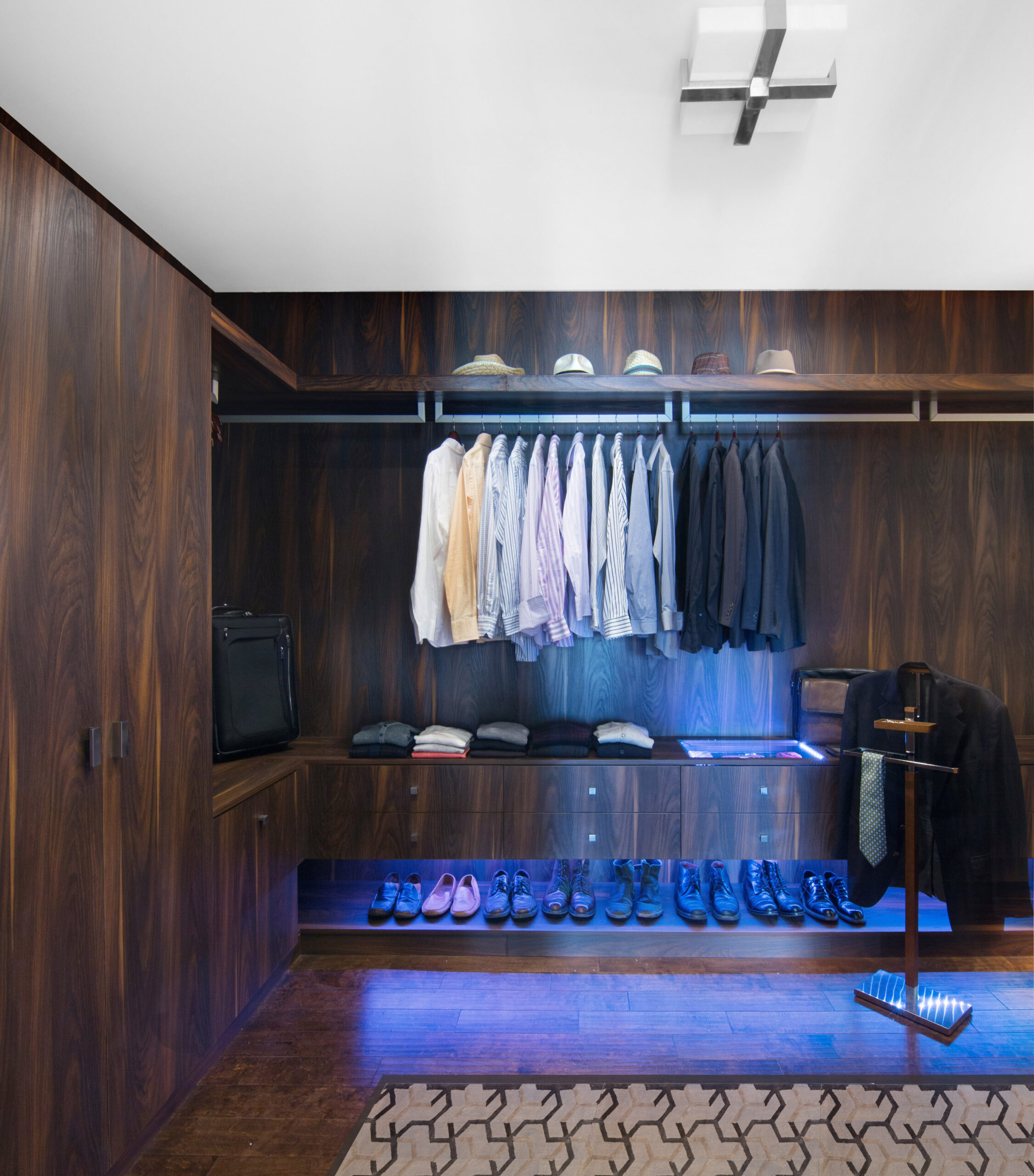 CLOSETS FOR EVERY KIND OF ATHLETE — LA CLOSET DESIGN