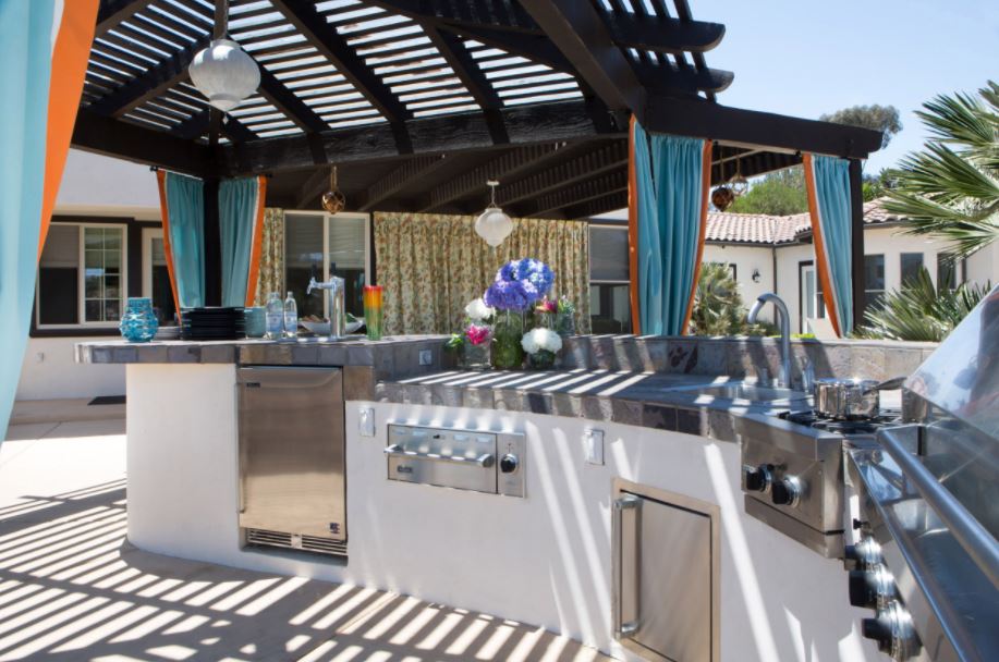 What to Include in an Outdoor Kitchen