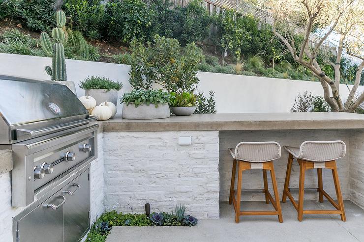 Outdoor Kitchens: The Best Countertop Material for Outdoor Spaces - AAA  Countertops